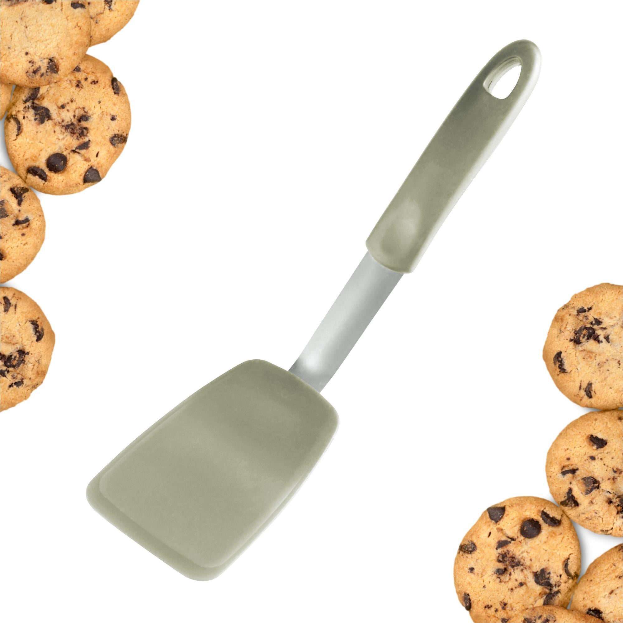 Starpack small flex turner with a flexible, heat-resistant silicone head and a sturdy handle, ideal for flipping and serving smaller portions